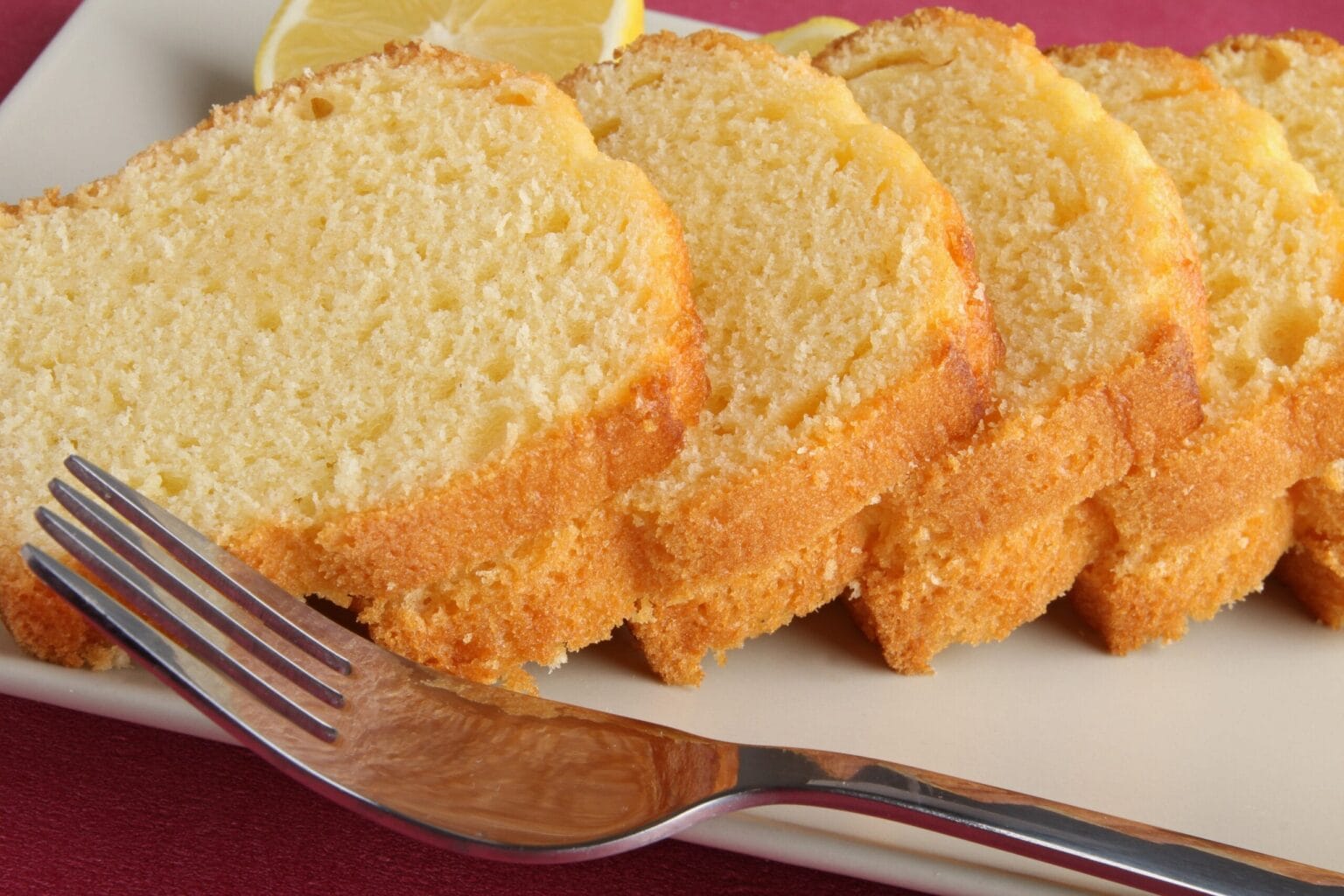 Plumcake vegano all'arancia: lo preparo in un attimo ed è senza latte!