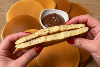 Pancake Americani Originali: la vera ricetta soffice e alta pronta in pochi minuti