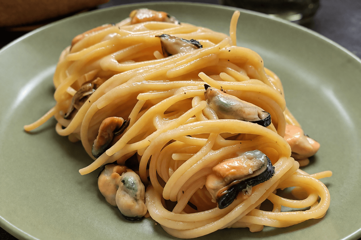 Spaghetti cozze e pecorino: cremosi e dal sapore deciso