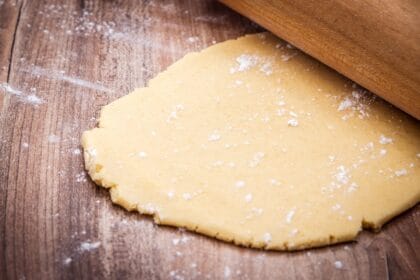 Pasta brisée fatta in casa: la base perfetta per torte salate e crostate