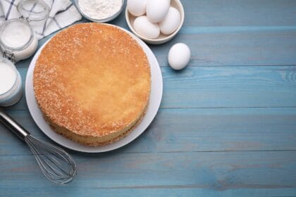 Torta da compleanno: la base perfetta alta e soffice per farciture e decorazioni