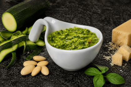 Pesto di zucchine con gli scarti: la ricetta furba che mi hanno insegnato all'alberghiero!