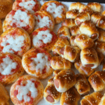 Pizzette e rustici da rosticceria: la ricetta perfetta per buffet, compeanni e merenda
