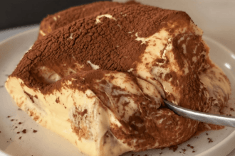 Tiramisù sano da sole 125 calorie: cremoso, leggero e approvato dalla nutrizionista