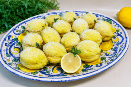 Limoni dolci ripieni di crema: morbidi dentro e profumati come un piccolo dessert estivo