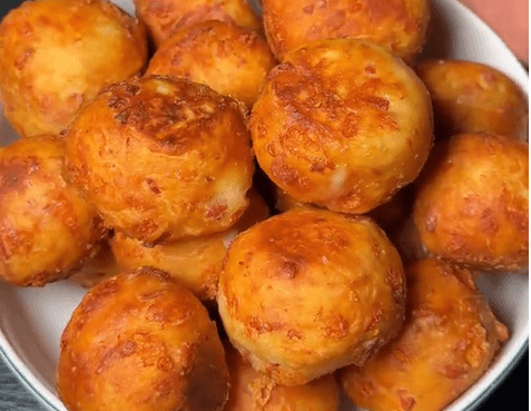 Bocconcini Salati con Cuore Filante: la Ricetta Facile da Fare in Padella