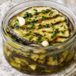 Melanzane arrostite sott’olio: saporite, profumate e perfette per l’antipasto